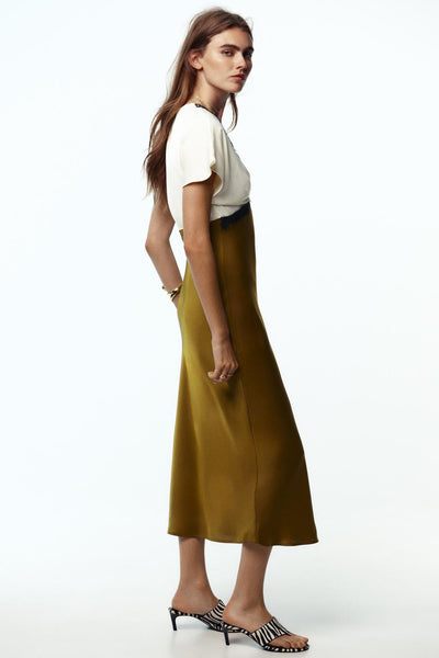 Sophisticated Satin Midi Dress with Contrast Lace and Flattering V-Neck Design