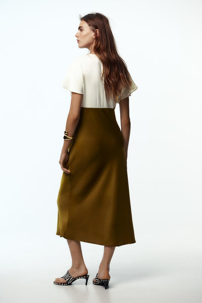 Sophisticated Satin Midi Dress with Contrast Lace and Flattering V-Neck Design
