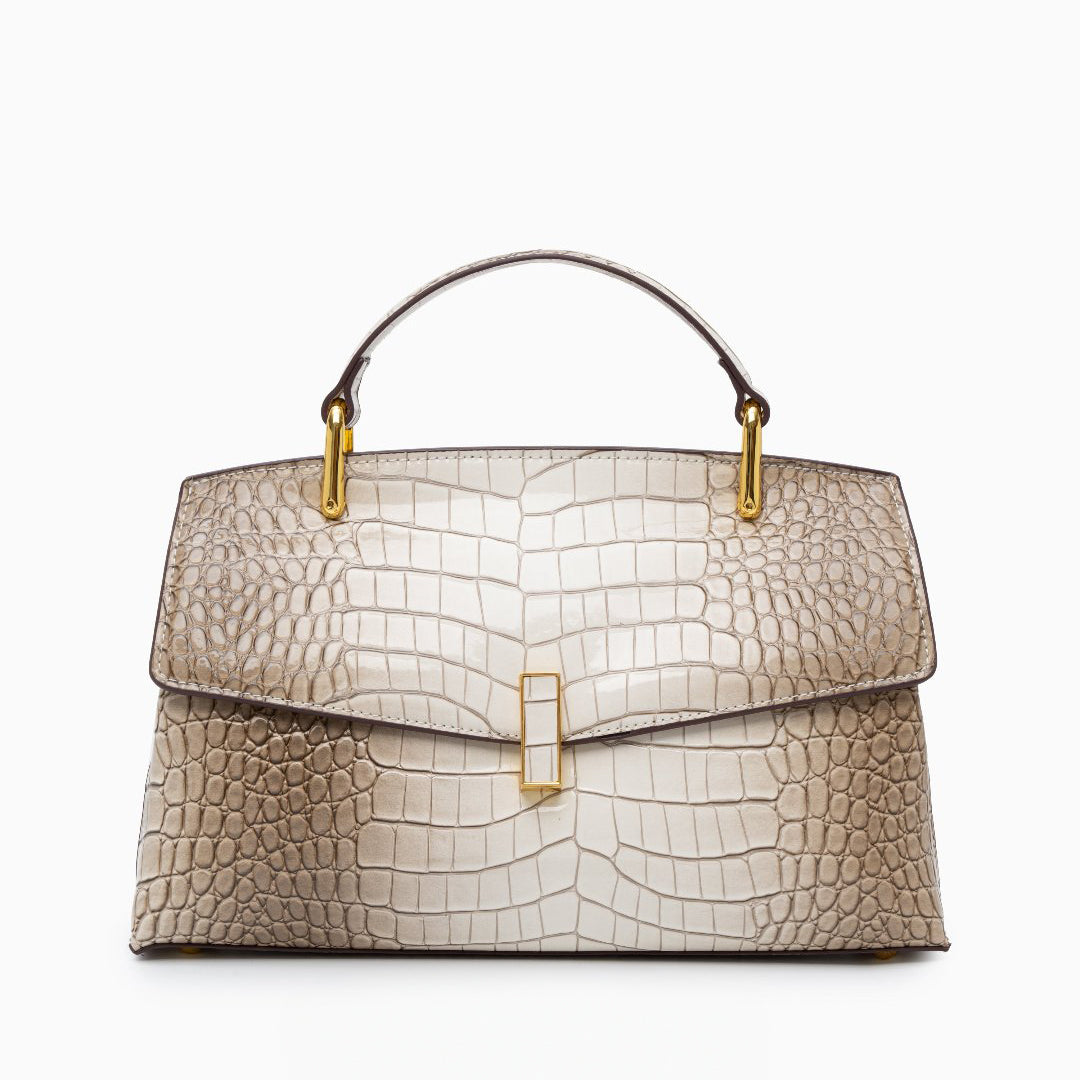 https://cdn.shopify.com/s/files/1/0743/7166/2040/files/Deanna-White.jpg?v=1751995510