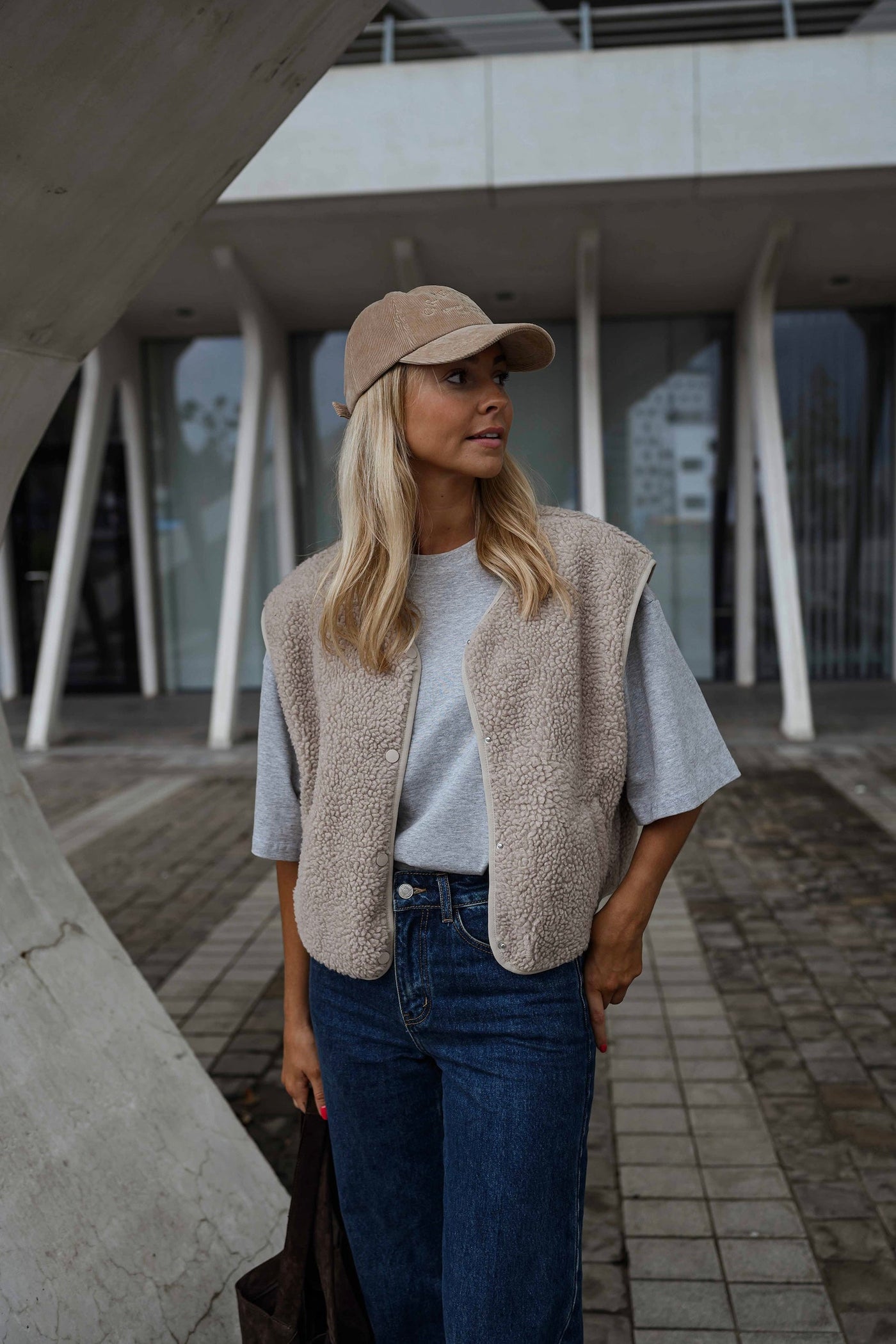 Beige Taoh Vest – Cozy Shearling-Effect Cardigan