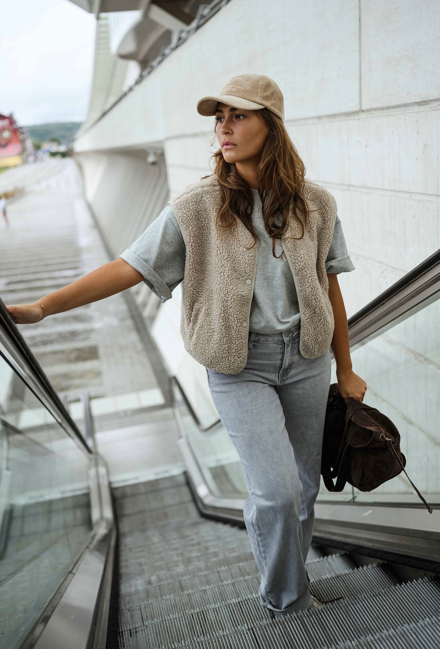 Beige Taoh Vest – Cozy Shearling-Effect Cardigan