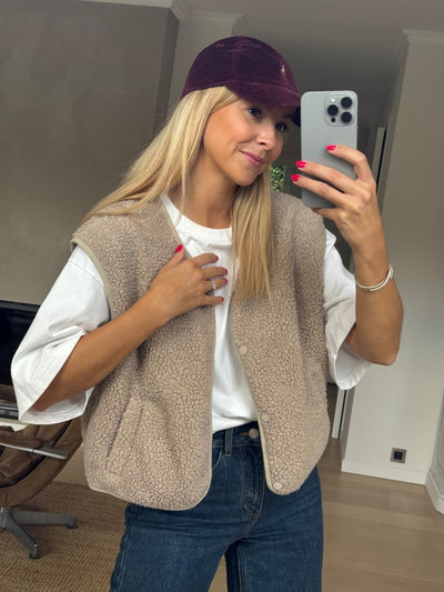 Beige Taoh Vest – Cozy Shearling-Effect Cardigan