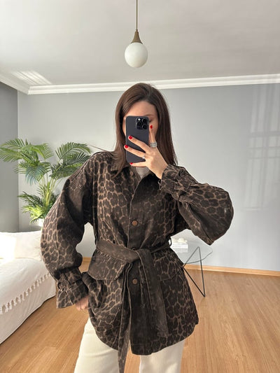 Volaen Chic Leopard Print Oversized Button-Down Cotton Jacket with Belt
