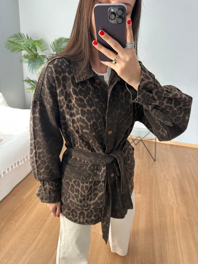 Volaen Chic Leopard Print Oversized Button-Down Cotton Jacket with Belt
