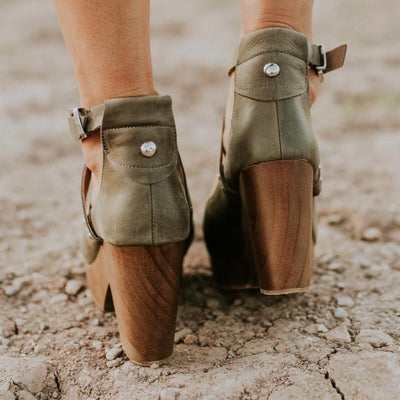 Round Toe Leather Sandals