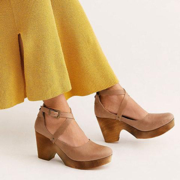 https://cdn.shopify.com/s/files/1/0817/1559/3542/products/slip-on-artificial-leather-round-toe-sandals-sandals-pavacat-us55label-size-35-khaki-430547_f82b380e-f565-49f0-acd6-d793a6ac2c7e.jpg?v=1710068534